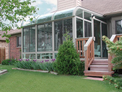 The Ventilated Solarium is the perfect blend of sunroom and atrium. Its gracefully curved enhanced-view roof design provides maximum exposure to the sun, moon and stars in soothing elegance.